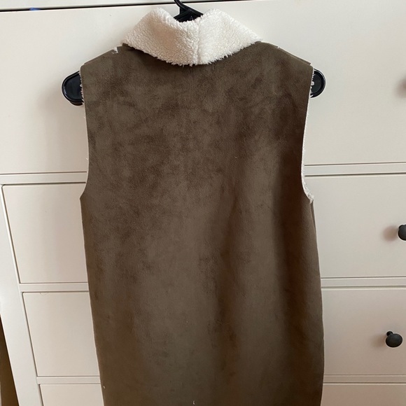 Susina Faux Suede Vest - Picture 2 of 4